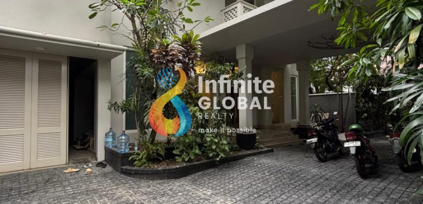Luxury House Kebayoran Baru Pool & Gazebo Dekat SCBD