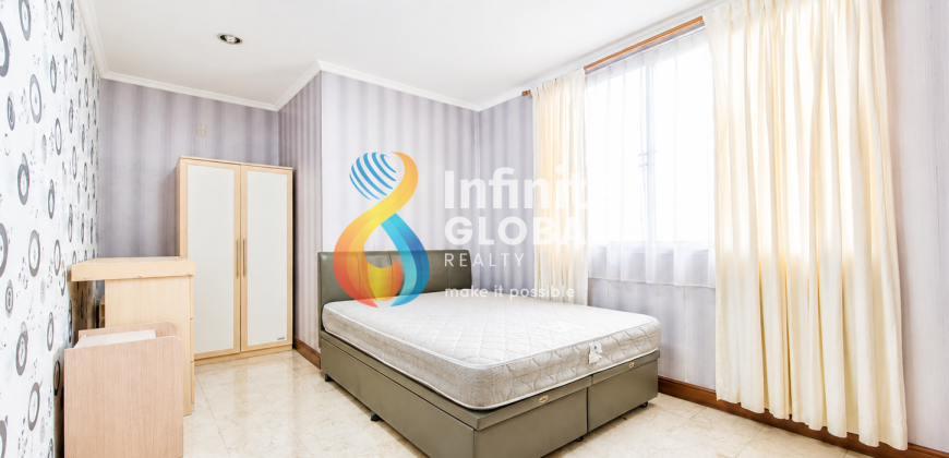 Jual Cepat Apartemen Bumimas Jakarta Selatan Semi Furnished 133 m² Nego