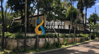 Luxury House Patra Kuningan 5 Kamar Tidur, Marmer Italia & Pool