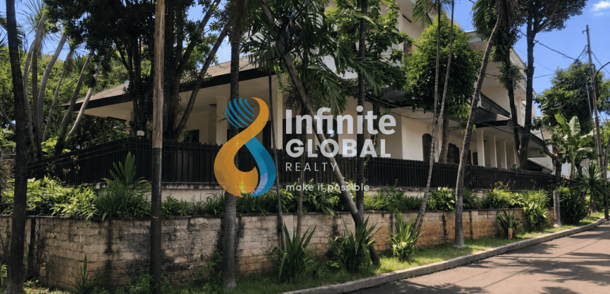 Luxury House Patra Kuningan 5 Kamar Tidur, Marmer Italia & Pool