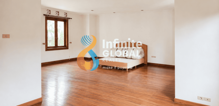 Luxury House Patra Kuningan 5 Kamar Tidur, Marmer Italia & Pool