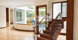 Luxury House Patra Kuningan 5 Kamar Tidur, Marmer Italia & Pool