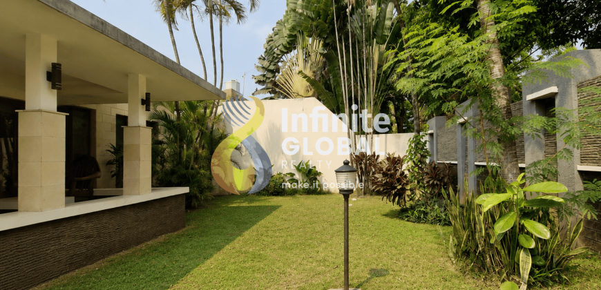 Rumah Eksklusif Kemang Jakarta Selatan, LT 800 m², Private Pool, Siap Huni