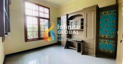 Rumah Luas dengan Taman Besar di Jagakarsa, LT 607 m² Dekat Tol Andara