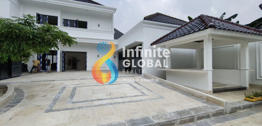 Rumah Mewah Premium Jagakarsa | 5+2 KT | Swimming Pool, Home Cinema, Carport 10 Mobil