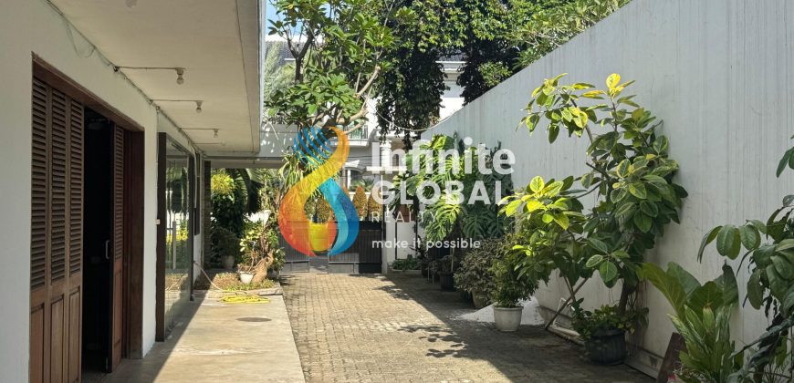 For Rent Exclusive House Pondok Indah, 2 Rumah Nyambung, 6 KT, Lokasi Premium