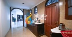 Dijual Rumah Strategis Area Mega Kuningan, Cocok untuk Residence atau Kantor Perwakilan
