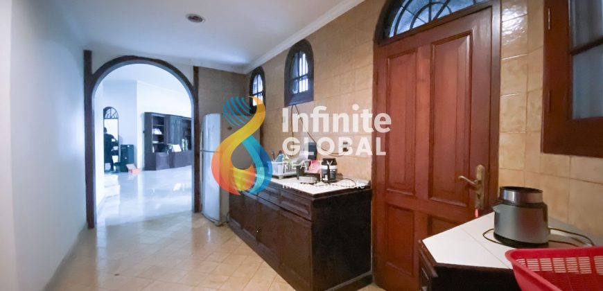 Dijual Rumah Strategis Area Mega Kuningan, Cocok untuk Residence atau Kantor Perwakilan