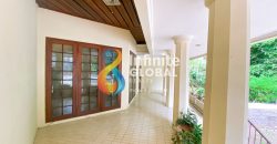 Dijual Rumah Strategis Area Mega Kuningan, Cocok untuk Residence atau Kantor Perwakilan