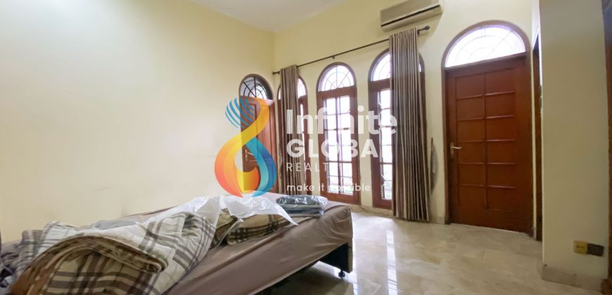 Dijual Rumah Strategis Area Mega Kuningan, Cocok untuk Residence atau Kantor Perwakilan