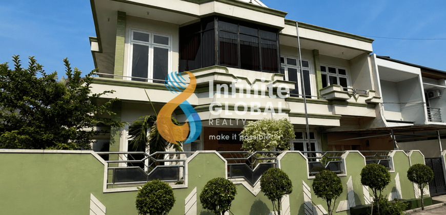 Dijual Rumah 2 Lantai di Summarecon Kelapa Gading LT 261 m² Lokasi Strategis