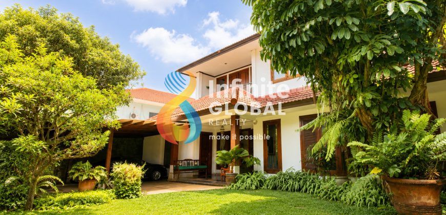 Exclusive Modern Tropical Residence | Kebayoran Baru | 5BR | LT 667 M²