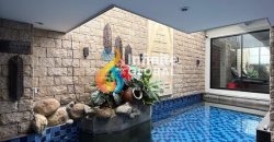 Dijual Rumah Mewah Artistik 3 Lantai di Kemanggisan Utama Kolam Renang & Jacuzzi
