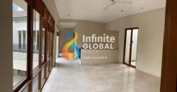 Exclusive Family Residence di Pejaten Barat – Luas, Nyaman & Private