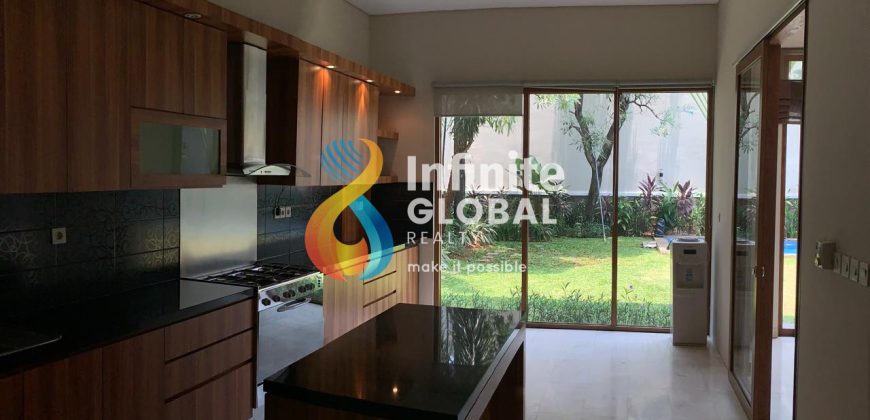 Exclusive Family Residence di Pejaten Barat – Luas, Nyaman & Private
