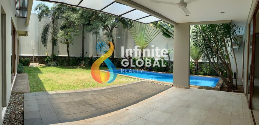 Exclusive Family Residence di Pejaten Barat – Luas, Nyaman & Private