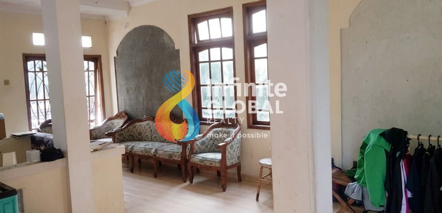 Rumah Dijual di Tomang Jakarta Barat 9 Kamar Tidur, SHM, Rp3,5 M Nego