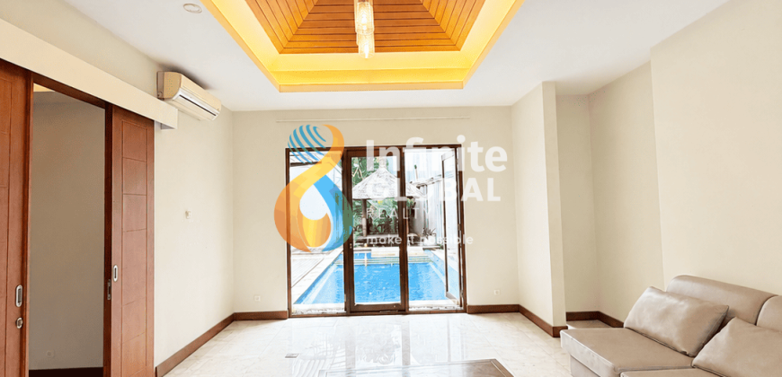 Dijual Rumah Luas di Kemang Dalam Townhouse Jakarta Selatan