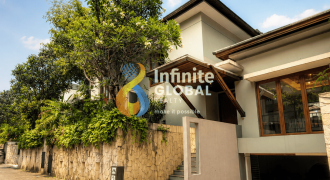 Dijual Rumah Luas di Kemang Dalam Townhouse Jakarta Selatan