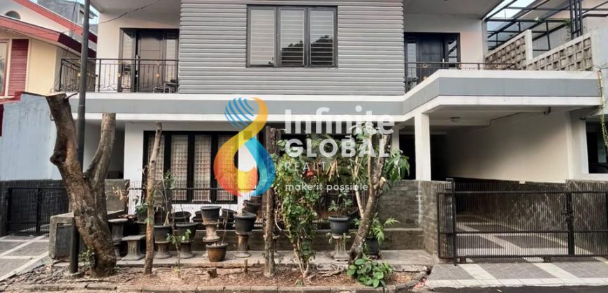 Rumah 2 Lantai Bintaro Sektor 9 Fasad Modern, 5+1 Kamar, LB 324 m²
