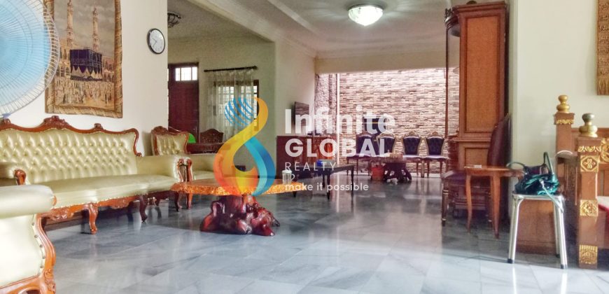 Rumah Hook Jatipadang Jaksel LT 360 m², 6+1 KT, Dekat TB Simatupang