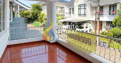 Disewakan Rumah Luas Mampang Prapatan Jaksel – LT 234 M², Carport 3 Mobil