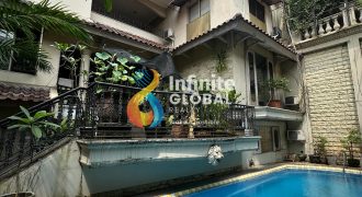 Dijual Rumah Classic Lebak Bulus LT 600 m², 5 Kamar, Parkir 4 Mobil