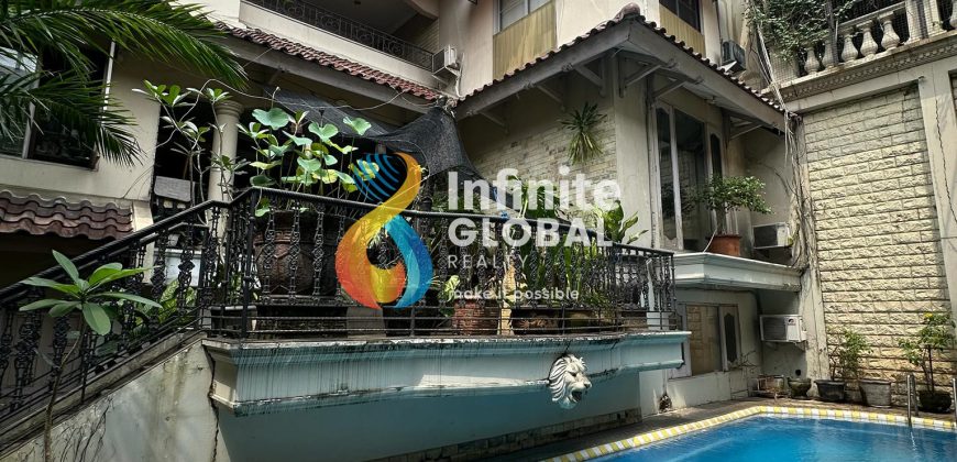 Dijual Rumah Classic Lebak Bulus LT 600 m², 5 Kamar, Parkir 4 Mobil