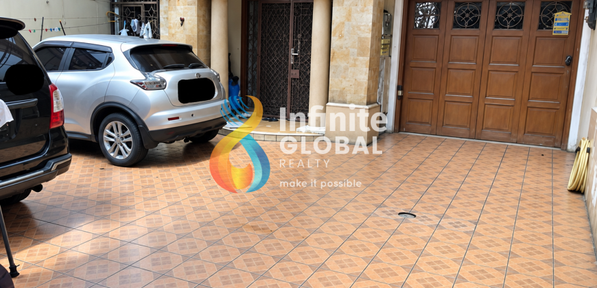 DIJUAL RUMAH KELAPA GADING 2,5 LANTAI